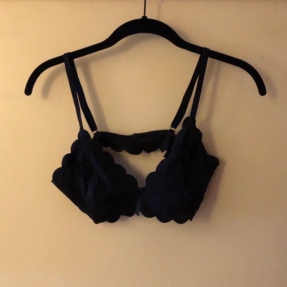 Black scallop Bralette